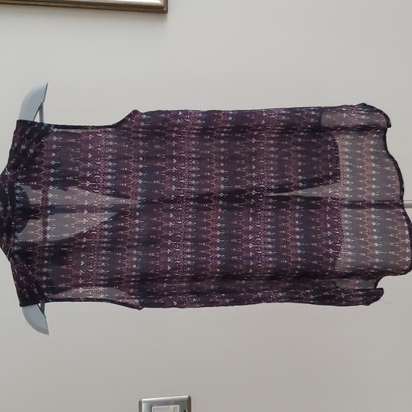 H&M navy blue sleeveless button down shirt - Picture 3 of 4